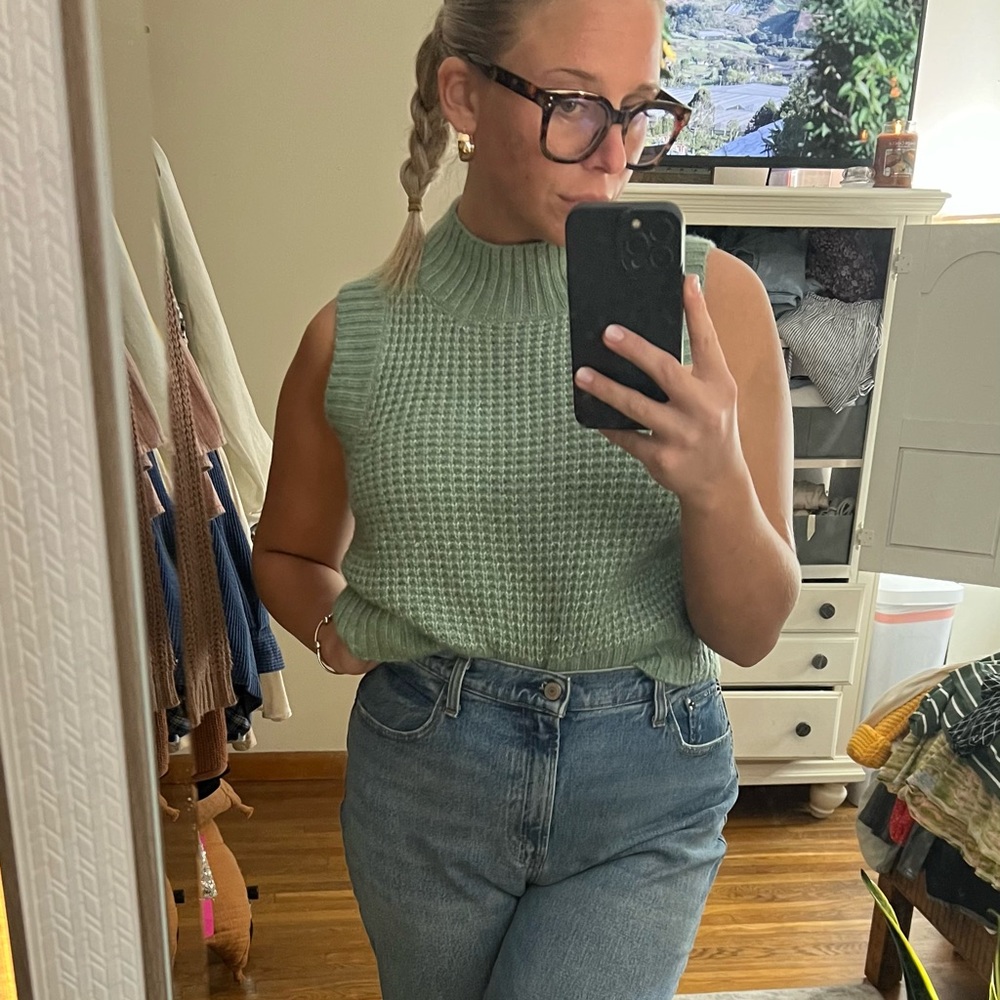 Cute Cropped Green Sweater Vest